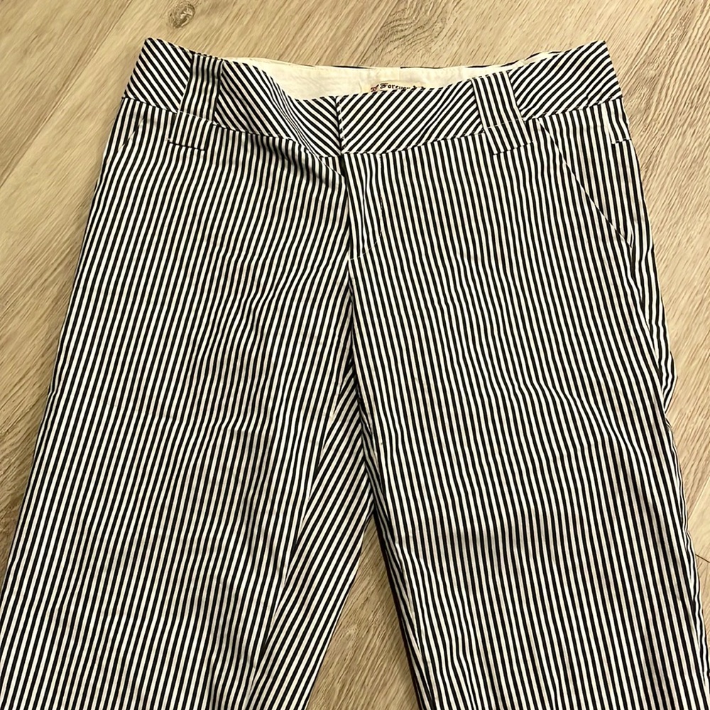 Forever 21 black/white striped capris